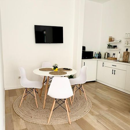 Central - Cozy Studio Arad Bagian luar foto